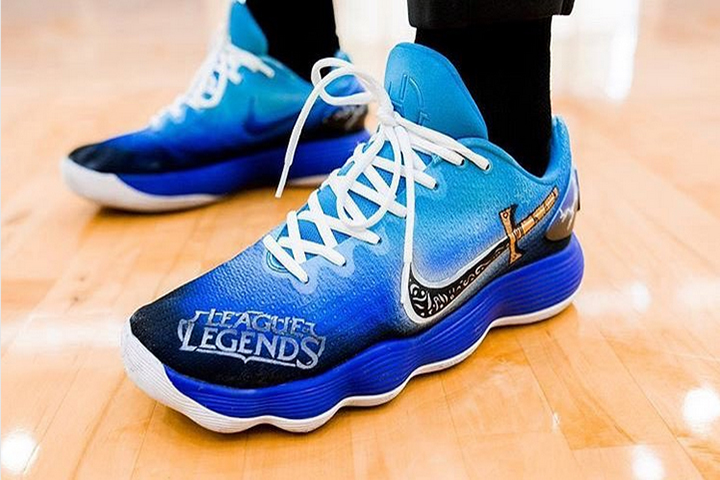 NBA, une paire de chaussure aux couleurs de League of Legends